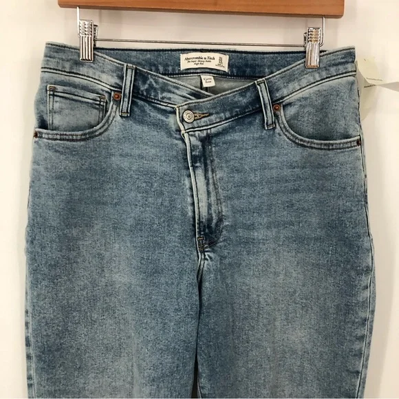 Abercrombie & Fitch Light Blue Skinny Jeans - Picture 6 of 10